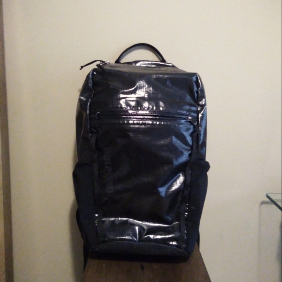 Patagonia Other - Patagonia Black Hole Backpack 23L with Water Bladder or Laptop Sleeve